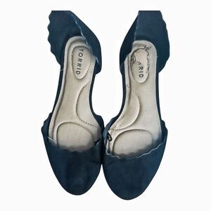 Torrid Black Pointed Toe Flats Size 10